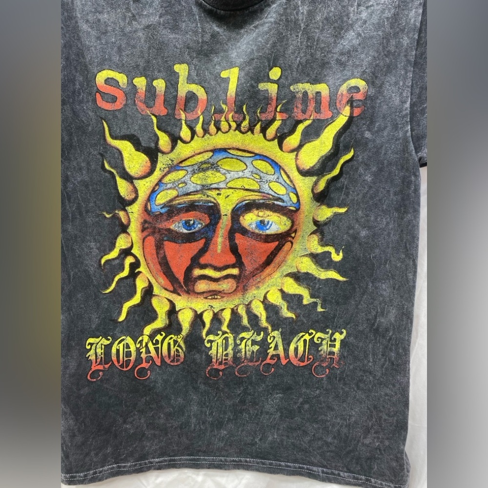 NWT Sublime Long Beach Sun Face Graphic Tee – Size Small